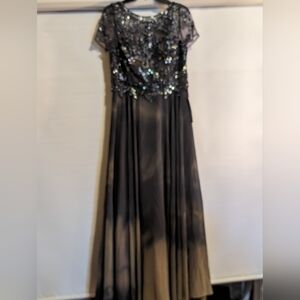 XSCAPE Women's Embellished Short Sleeve Tie & Dye,(Ombre) Chiffon Gown